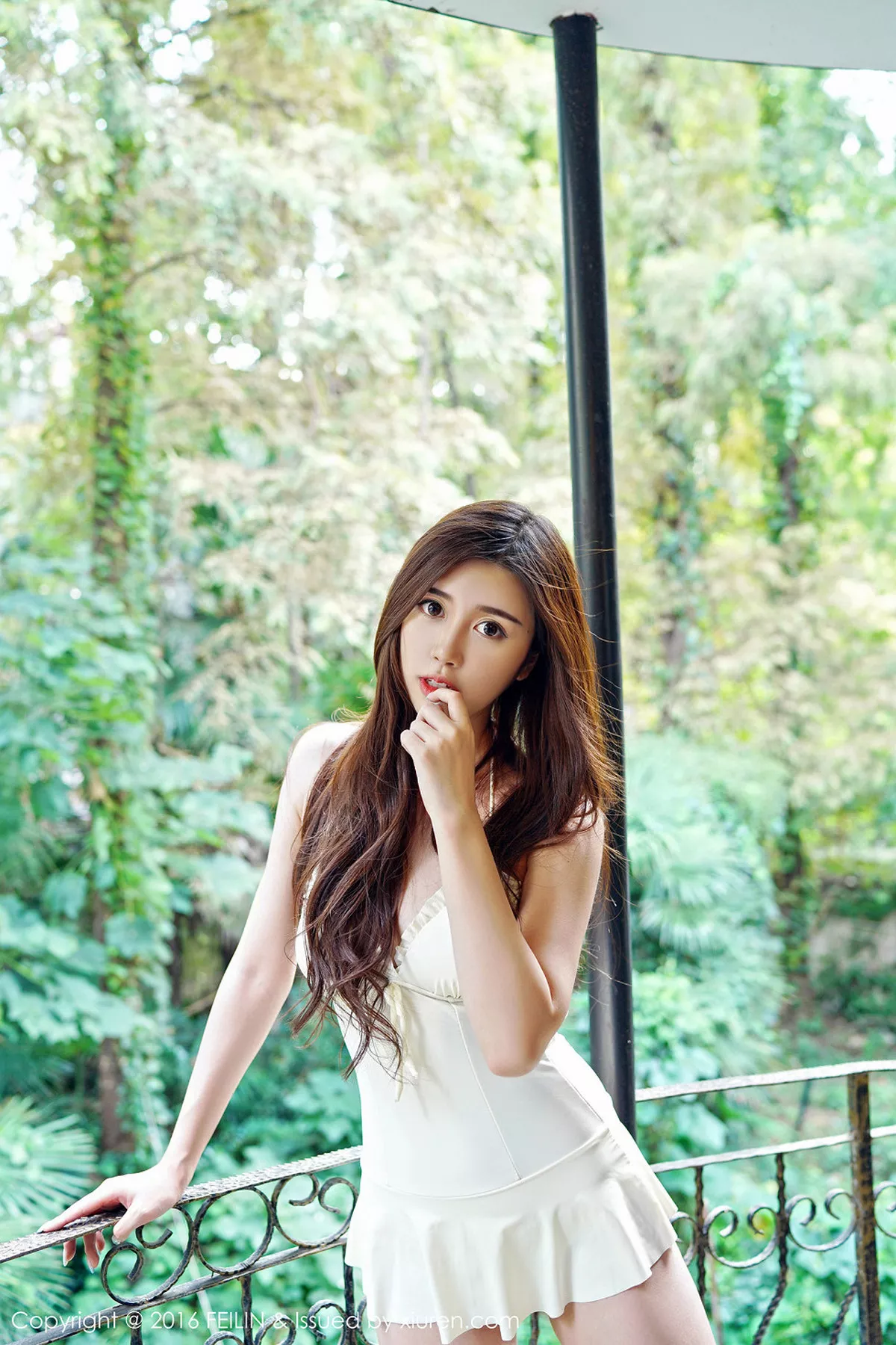 秀人集.com_[FeiLin嗲囡囡]Vol.052_嫩模方绮言Ayaka森林清新系完美曲线可爱卖萌写真42P