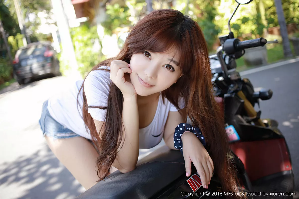 秀人集.com_[MFStar模范学院]Vol.054_刘飞儿Faye苏梅岛旅拍黑色内衣白嫩翘臀诱惑美乳50P