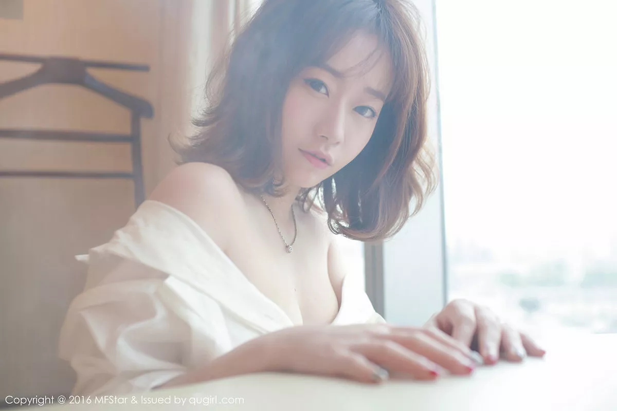 秀人集.com_[MFStar模范学院]Vol.066_嫩模陈思雨Mango居家私房内衣诱人美乳性感翘臀写真50P