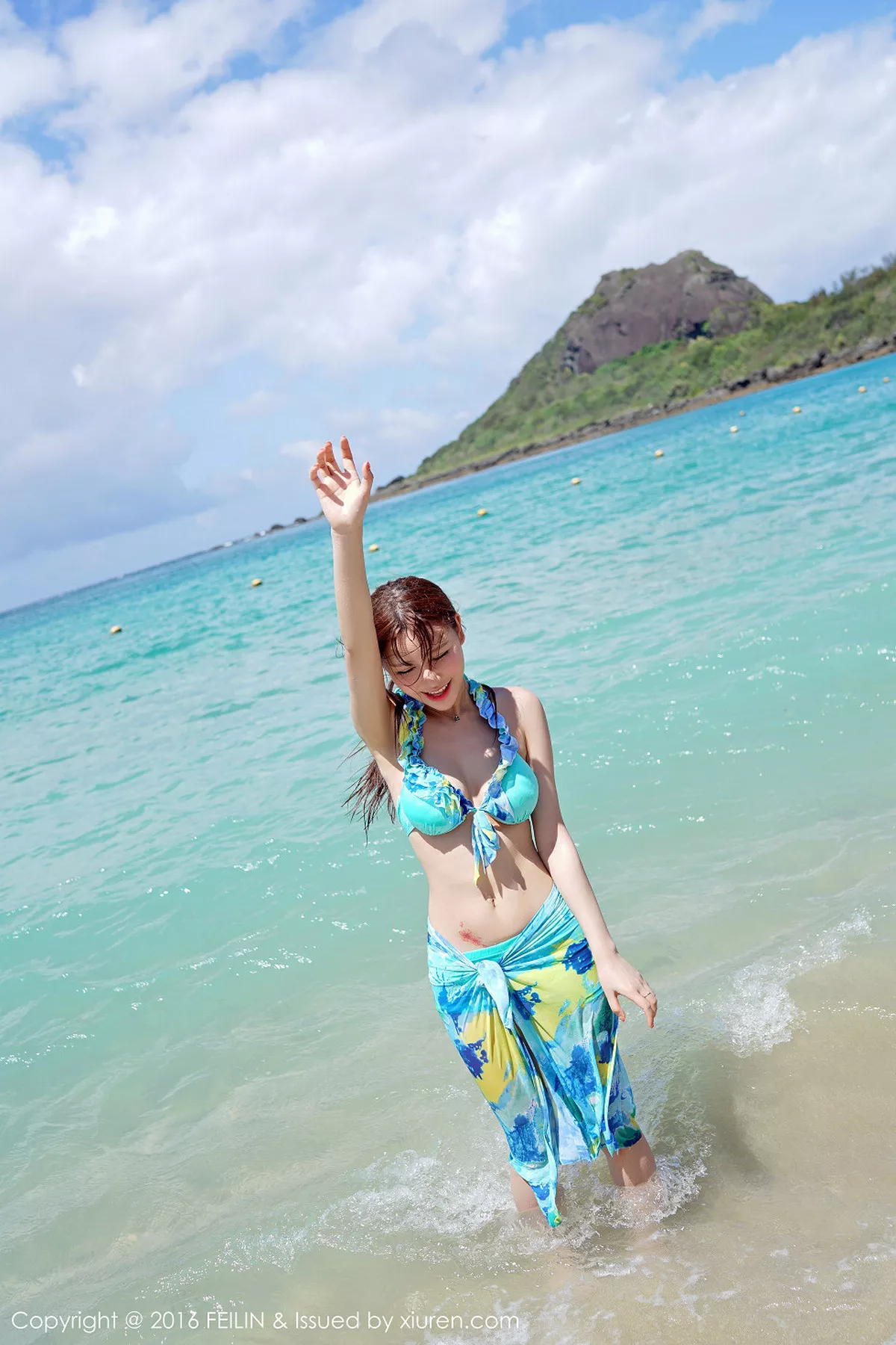 秀人集.com_[FeiLin嗲囡囡]Vol.045_嫩模Milk楚楚沙滩花色比基尼秀完美身材性感写真46P