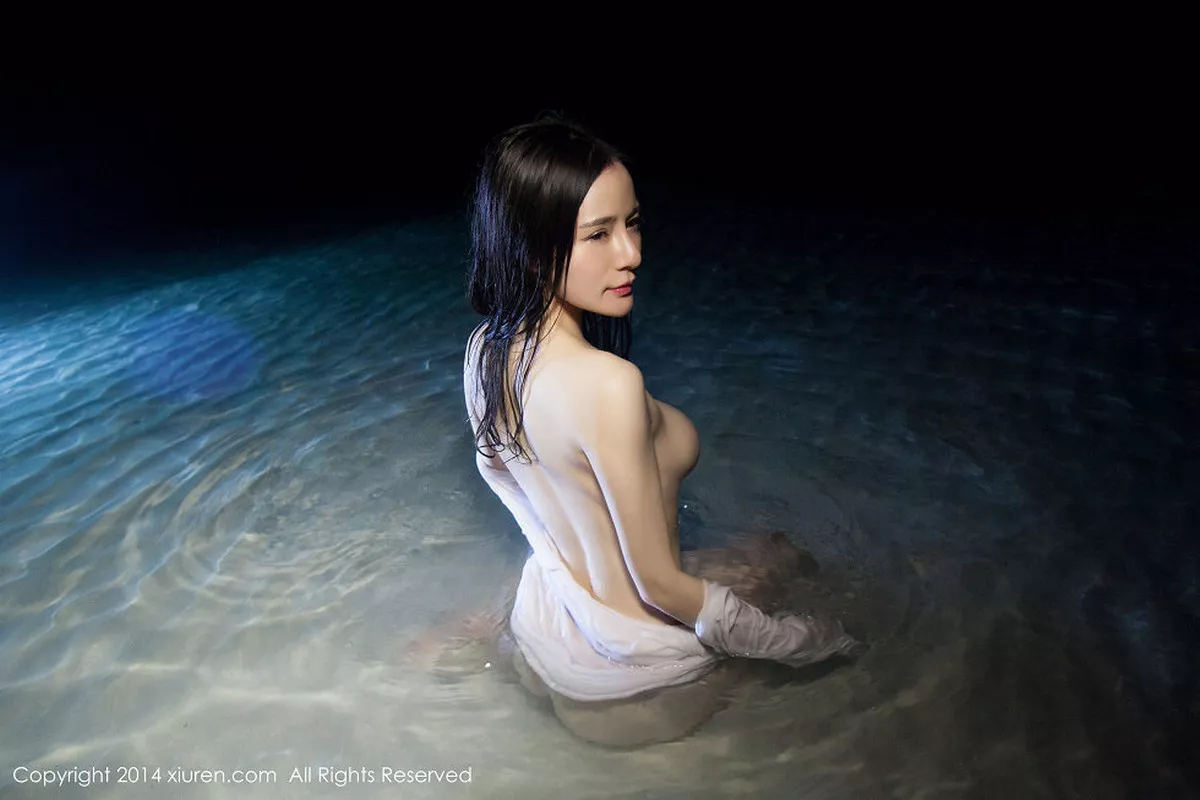 秀人集.com_[XiuRen秀人网]No.088_嫩模Nancy小姿海边水中湿身露半球撩人诱惑写真63P