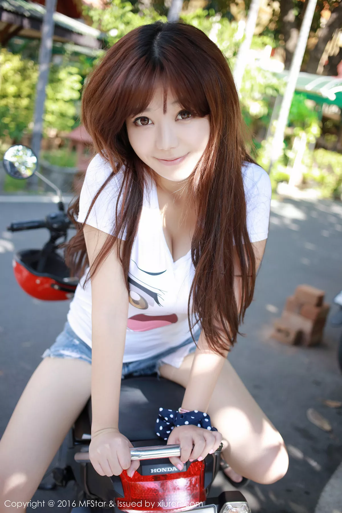 秀人集.com_[MFStar模范学院]Vol.054_刘飞儿Faye苏梅岛旅拍黑色内衣白嫩翘臀诱惑美乳50P