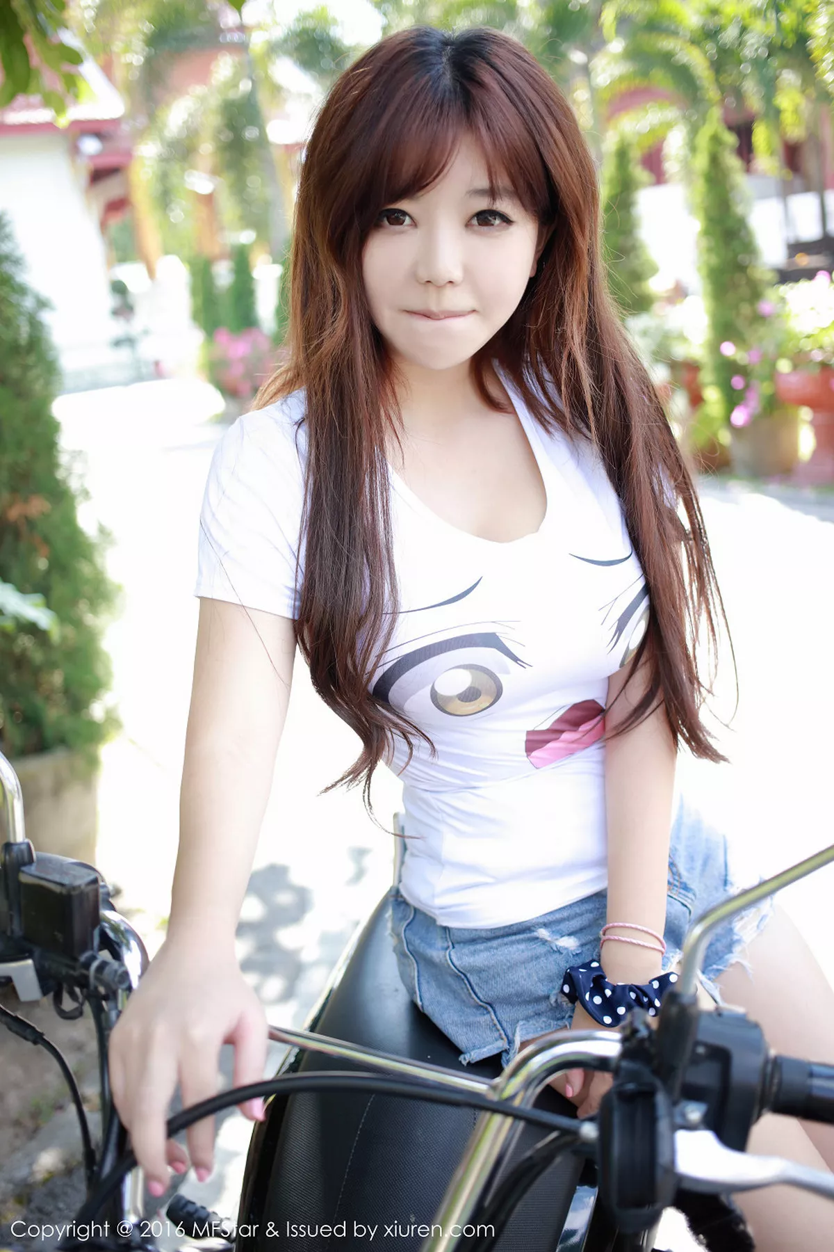 秀人集.com_[MFStar模范学院]Vol.054_刘飞儿Faye苏梅岛旅拍黑色内衣白嫩翘臀诱惑美乳50P