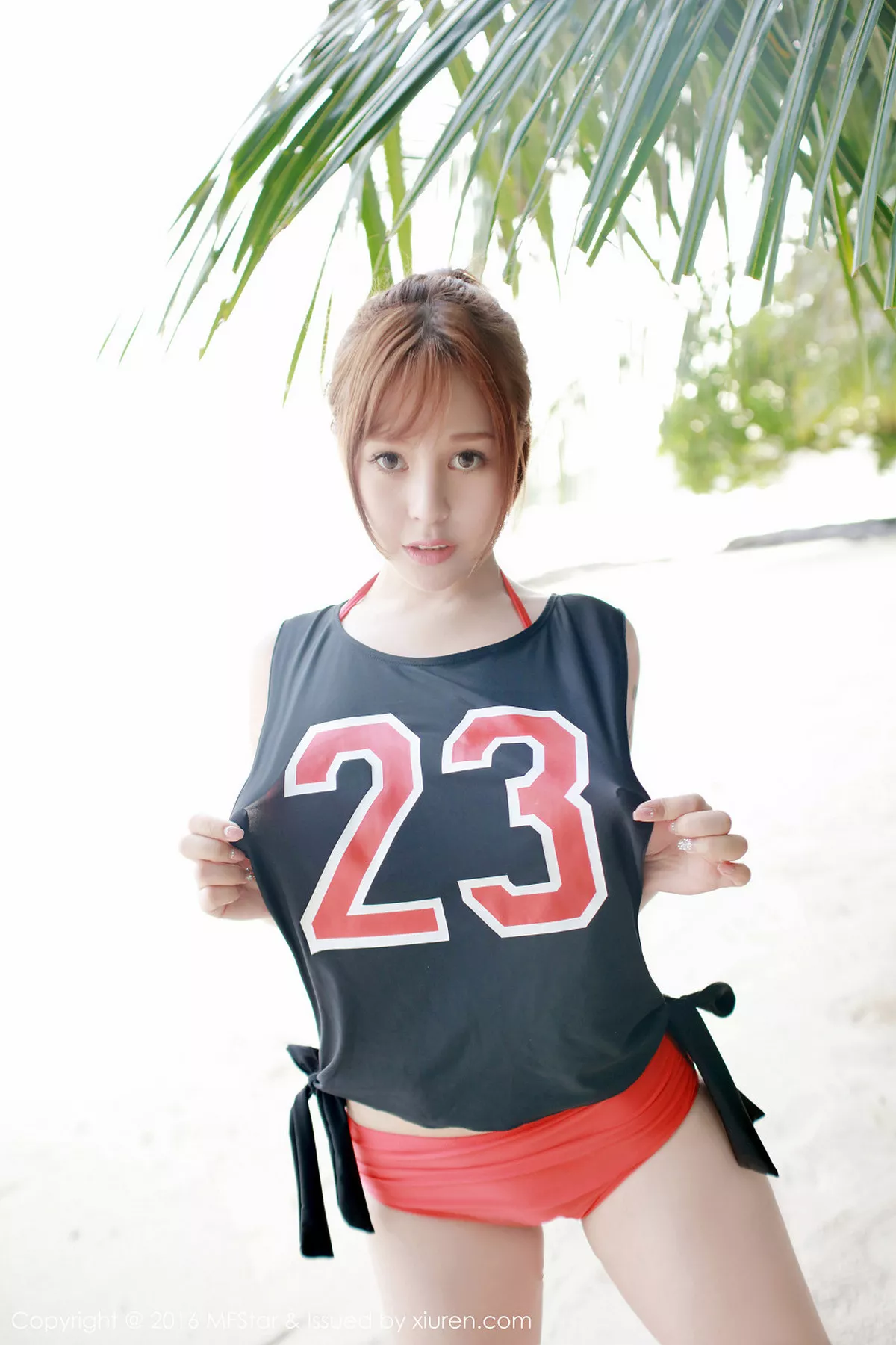 秀人集.com_[MFStar模范学院]Vol.067_嫩模Evelyn艾莉心愿旅拍性感内衣蕾丝网袜诱惑写真50P