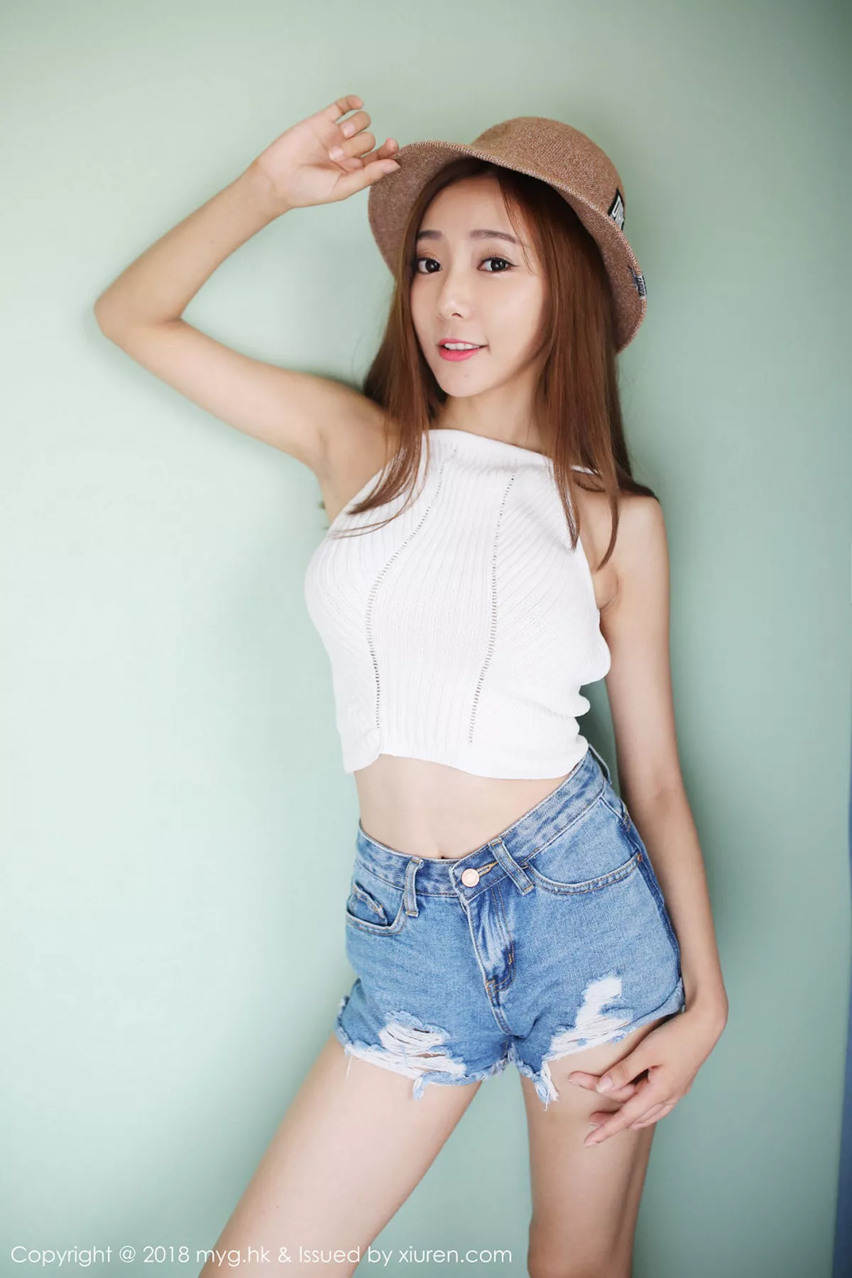 秀人集.com_[MyGirl美媛馆]Vol.312_嫩模王馨瑶yanni阳光美少女白色吊带衣配牛仔短裤性感写真47P