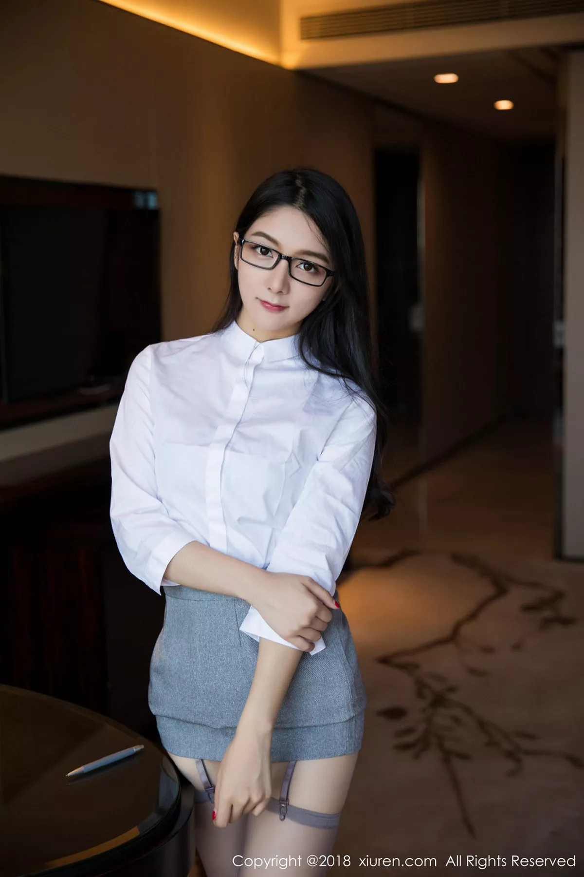 秀人集.com_[XiuRen秀人网]No.1167_女神Angela小热巴美女秘书OL撩裙秀吊带黑丝翘臀诱惑写真58P