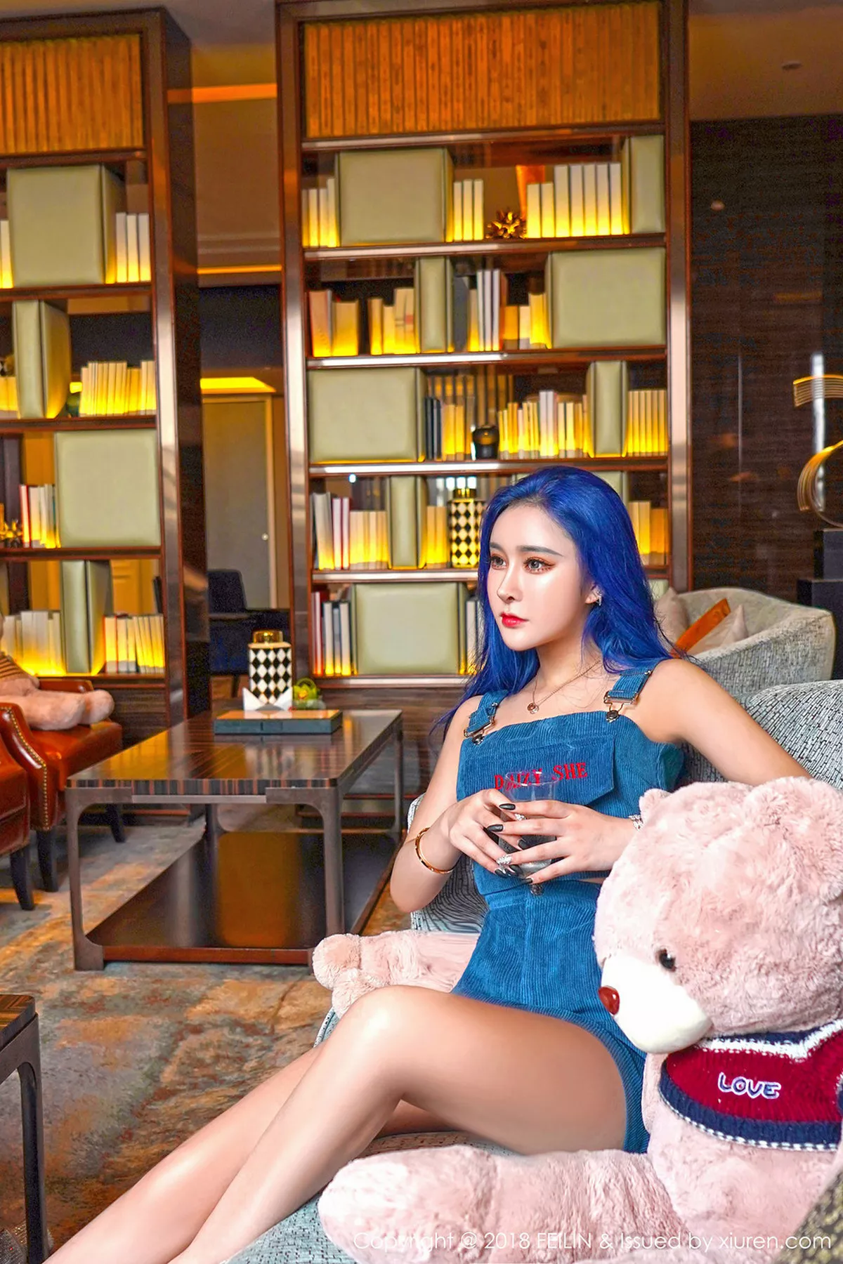 秀人集.com_[FeiLin嗲囡囡]Vol.166_嫩模喵莫儿私房全裸火辣胴体配黑色蕾丝丁字裤喷血诱惑写真38P