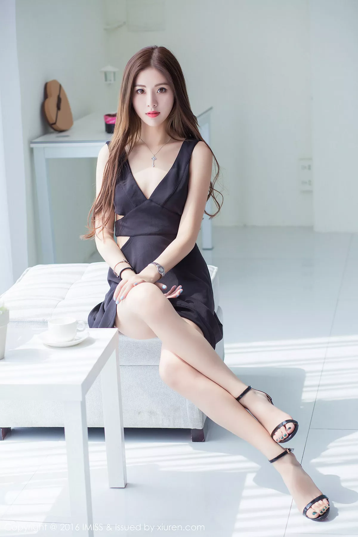 秀人集.com_[IMISS爱蜜社]Vol.090_秀丽美女菲儿亭亭玉立私房内衣白嫩肌肤靓丽迷人写真51P