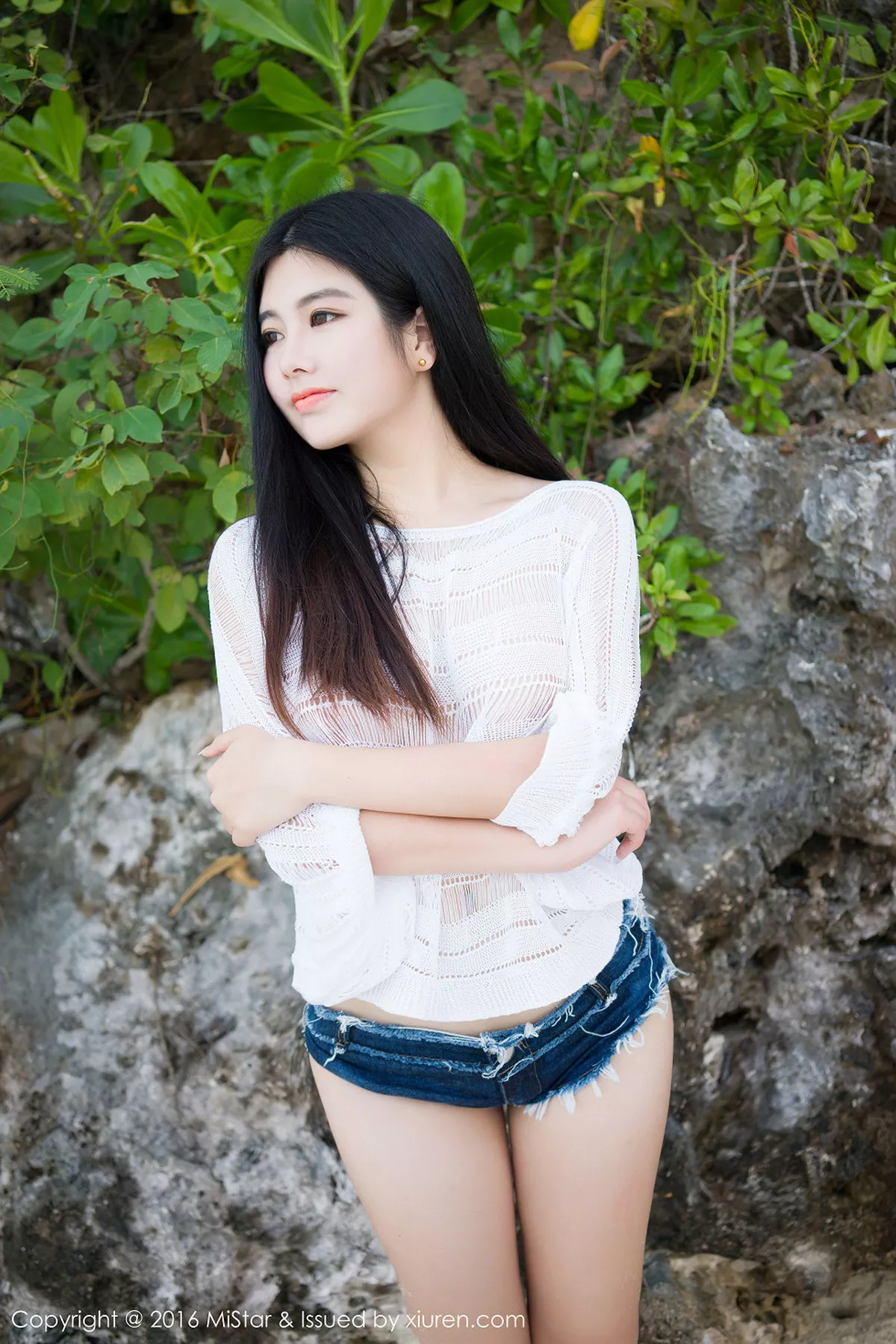 秀人集.com_[MiStar魅妍社]Vol.073_嫩模娜露Selena薄荷岛旅拍白色透视网衣秀豪乳写真60P