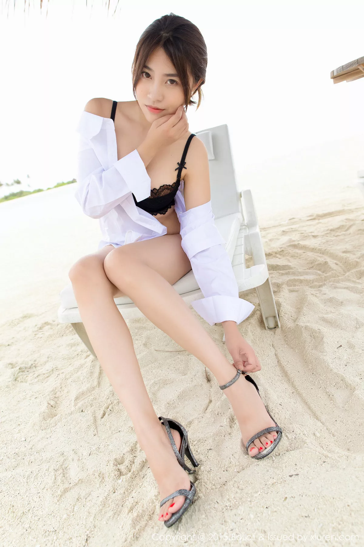 秀人集.com_[BoLoli波萝社]Vol.053_许诺Sabrina马尔代夫旅拍沙滩边红色花比基尼写真51P