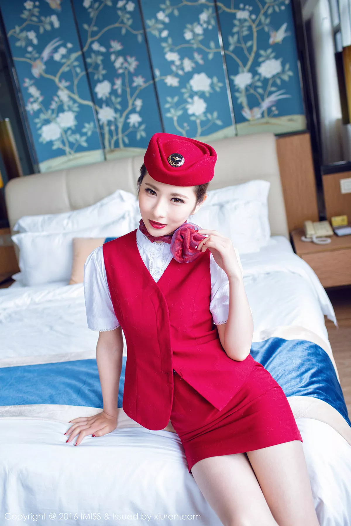 秀人集.com_[IMISS爱蜜社]Vol.082_嫩模莉莉Lily红色空姐制服肉丝美腿性感翘臀诱惑写真50P