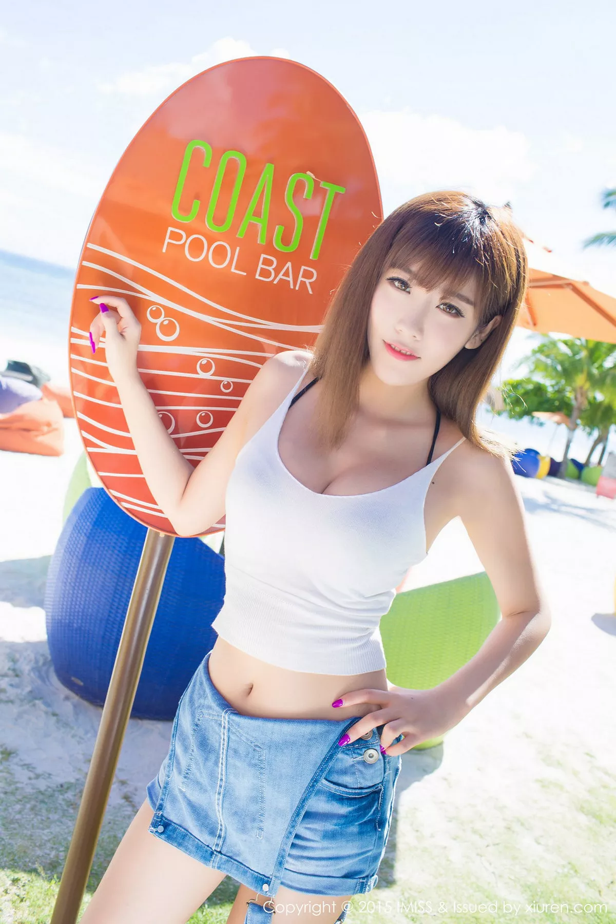 秀人集.com_[IMISS爱蜜社]Vol.055_嫩模程小烦不烦薄荷岛旅拍牛仔吊带裙秀美胸写真53P