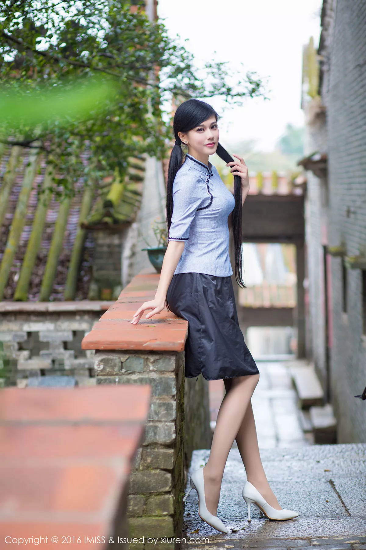 秀人集.com_[IMISS爱蜜社]Vol.070_嫩模王曼妮&谭小雅古典旗袍风完美身材性感迷人写真60P