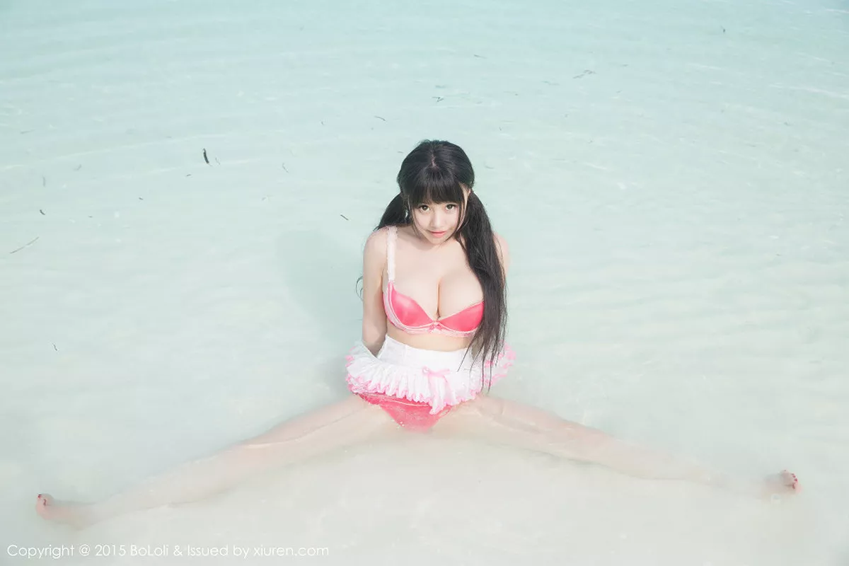 秀人集.com_[BoLoli波萝社]Vol.050_嫩模Barbie可儿马尔代夫旅拍性感比基尼超级豪乳诱惑48P