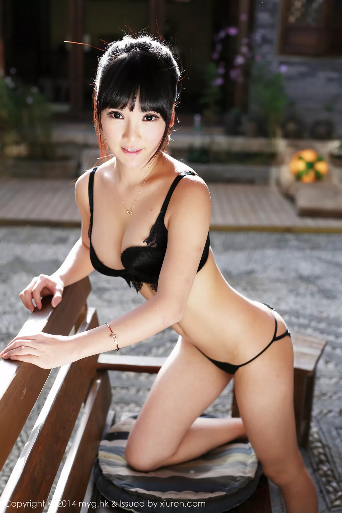 秀人集.com_[MyGirl美媛馆]Vol.070_嫩模妮儿Bluelabe丽江旅拍半裸下身美臀屁沟撩人诱惑57P