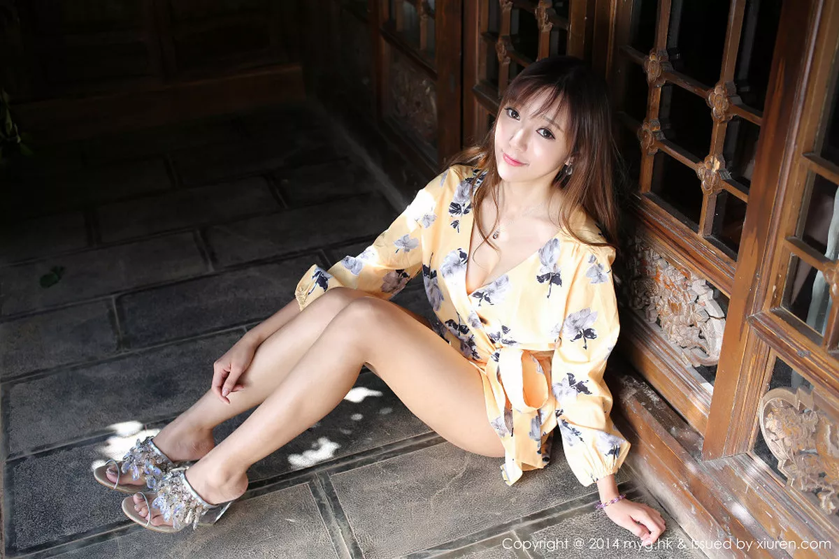 秀人集.com_[MyGirl美媛馆]Vol.079_靓丽嫩模王馨瑶yanni丽江旅拍性感内衣秀完美身材57P