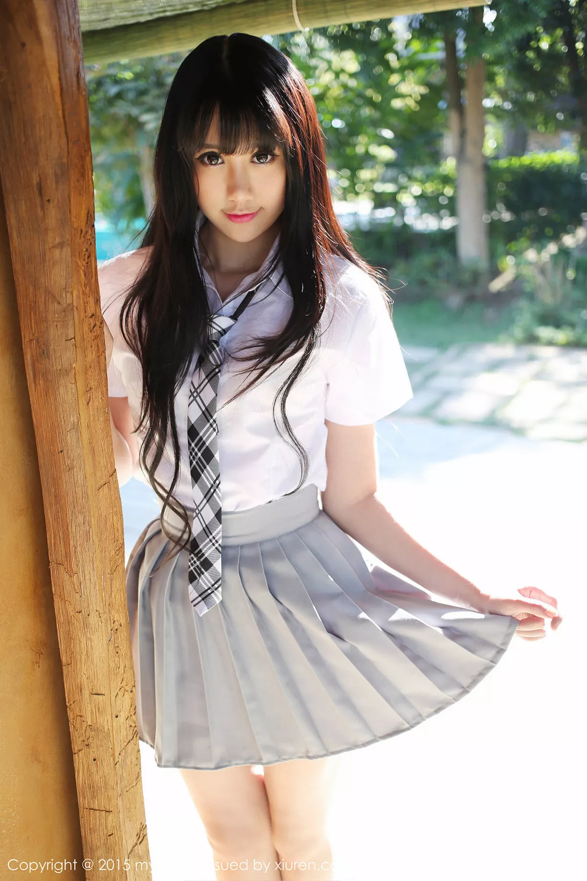 秀人集.com_[MyGirl美媛馆]Vol.096_嫩模杨晓青儿泰国旅拍清纯学生装花丛中的美仙子写真88P