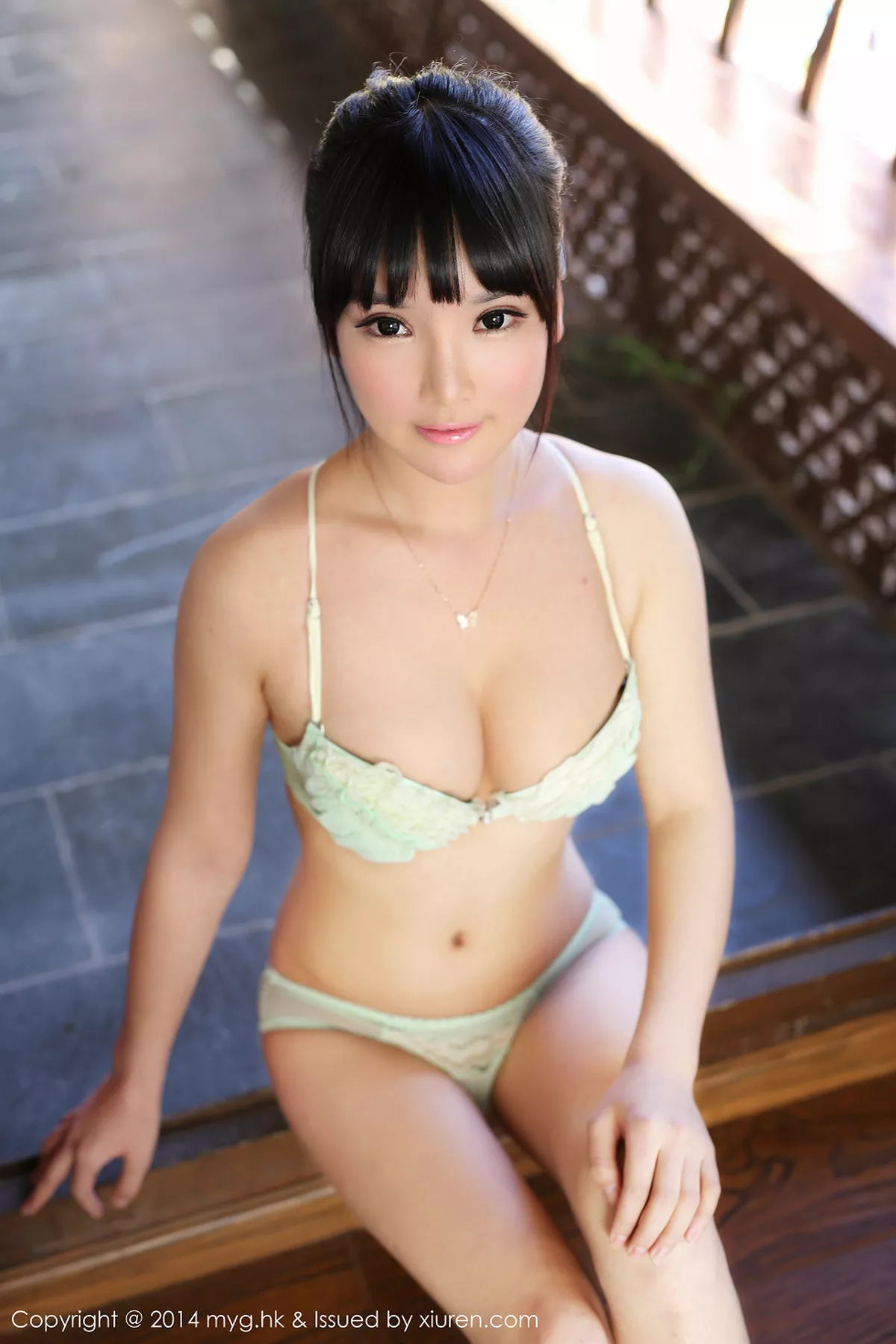秀人集.com_[MyGirl美媛馆]Vol.070_嫩模妮儿Bluelabe丽江旅拍半裸下身美臀屁沟撩人诱惑57P