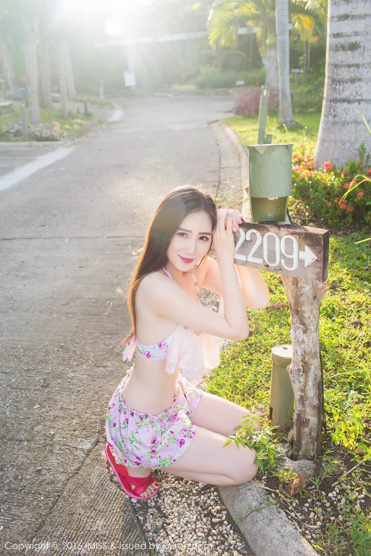 秀人集.com_[IMISS爱蜜社]Vol.065_嫩模SISY思薄荷岛旅拍泳池里性感比基尼湿身诱惑写真53P