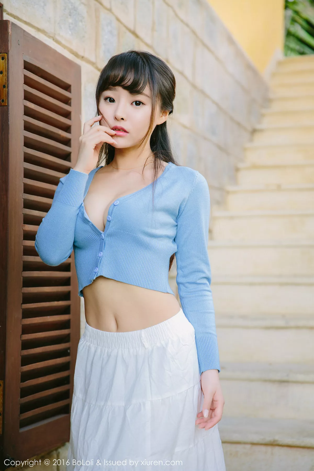 秀人集.com_[BoLoli波萝社]Vol.085_柳侑绮Sevenbaby越南大叻旅拍脱上衣秀豪乳美背写真53P