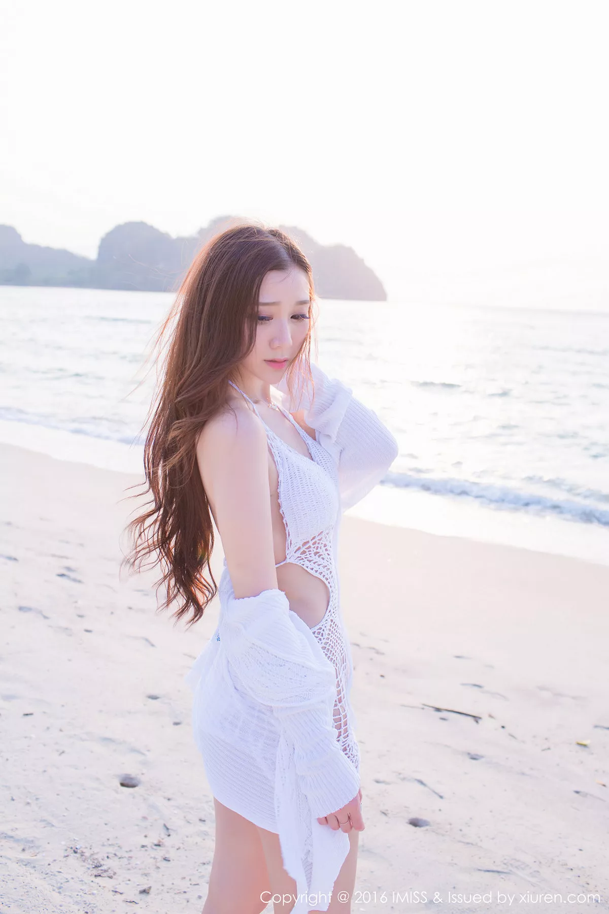 秀人集.com_[IMISS爱蜜社]Vol.084_嫩模淼淼萌萌哒兰卡威旅拍性感比基尼靓丽迷人写真45P