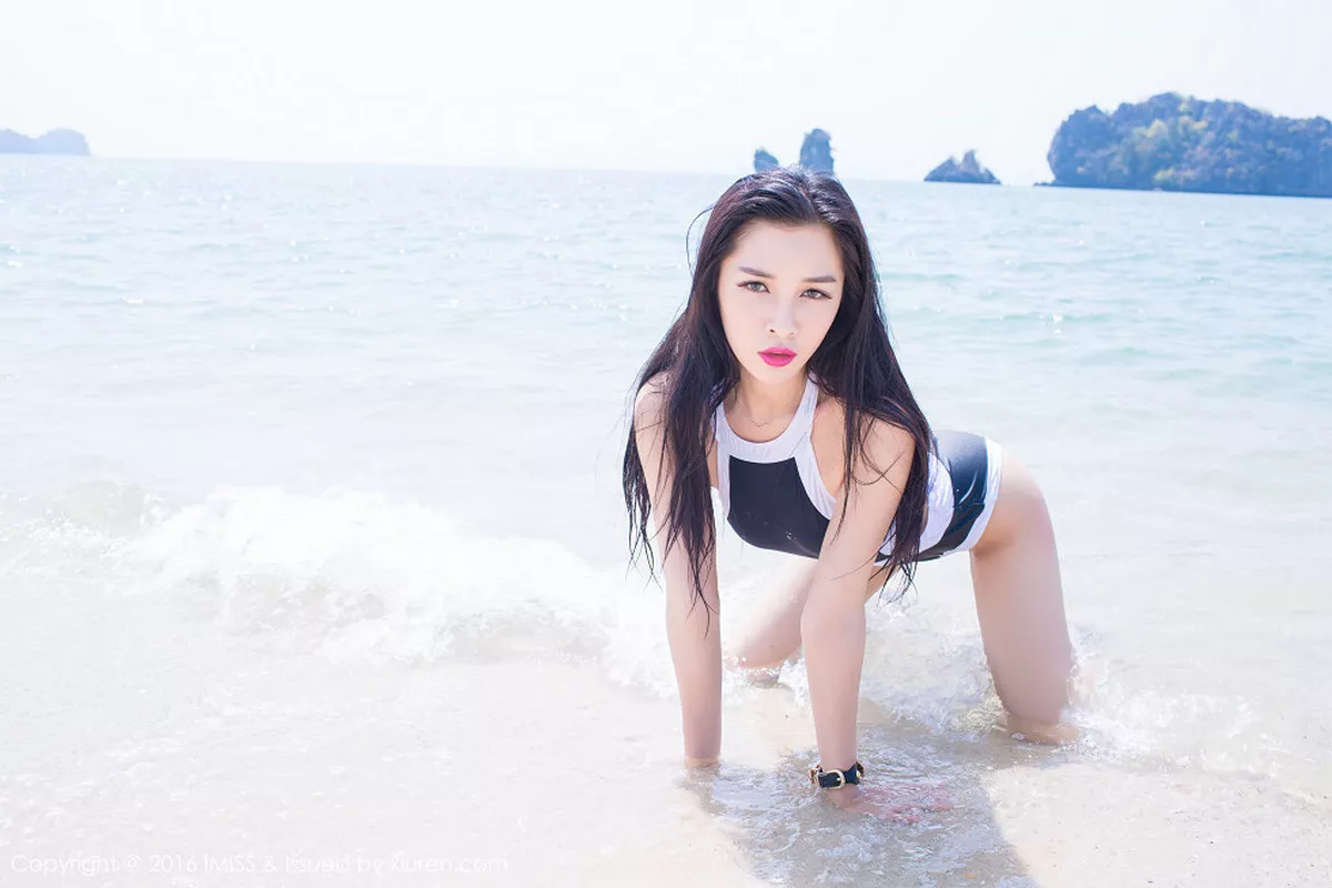 秀人集.com_[IMISS爱蜜社]Vol.085_嫩模戴小唯兰卡威旅拍性感比基尼系列完美身材写真49P