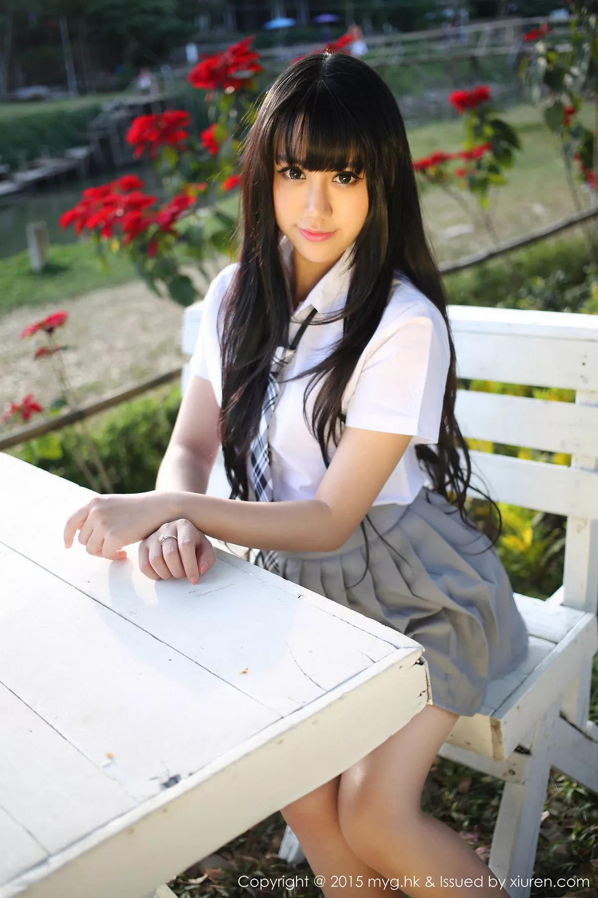 秀人集.com_[MyGirl美媛馆]Vol.096_嫩模杨晓青儿泰国旅拍清纯学生装花丛中的美仙子写真88P