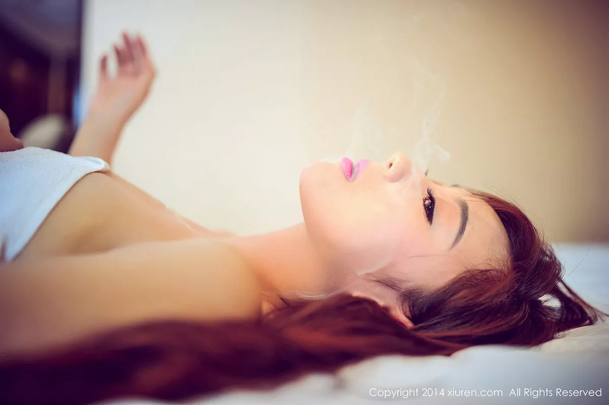 秀人集.com_[XiuRen秀人网]No.112_嫩模周美美alicia私房情趣睡裙大床上秀诱人美体写真45P