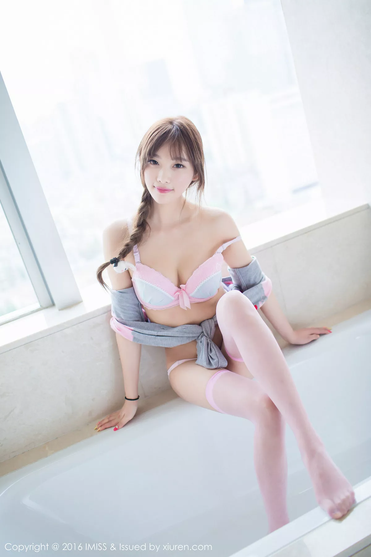 秀人集.com_[IMISS爱蜜社]Vol.100_嫩模Sugar小甜心CC居家私房白色蕾丝内裤诱惑翘臀写真44P