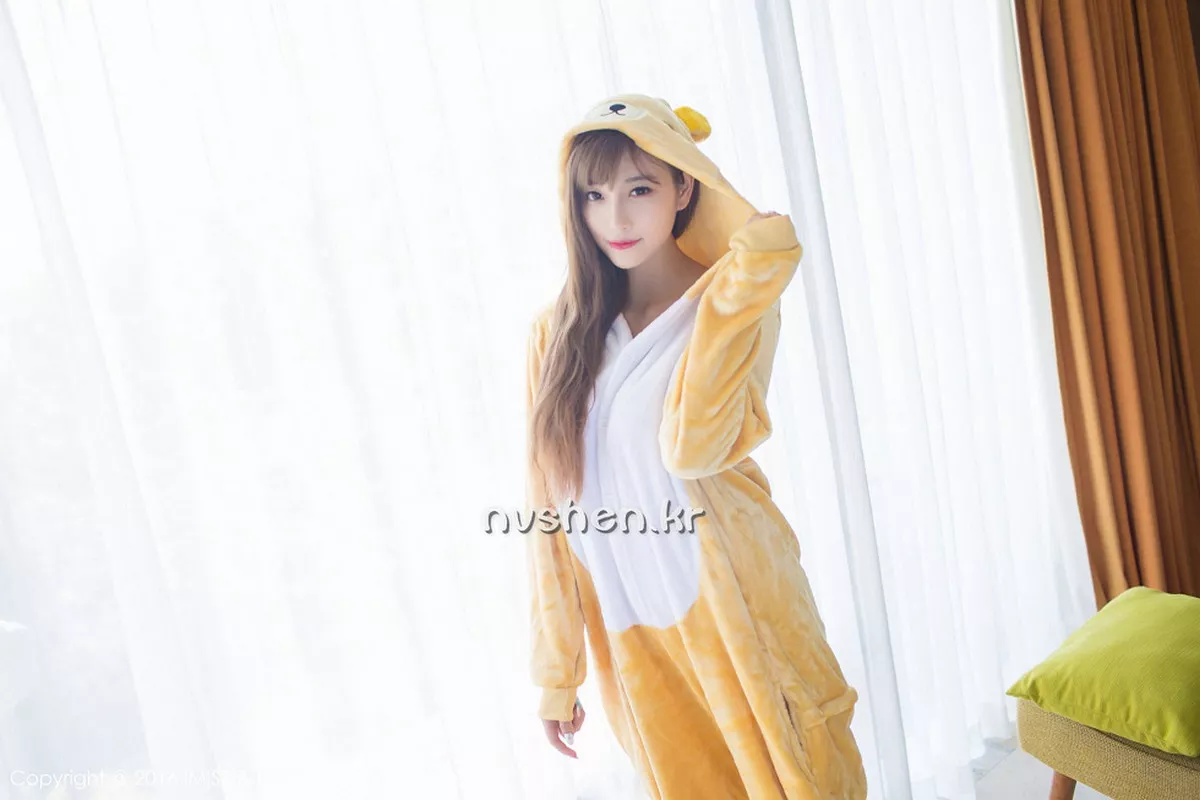 秀人集.com_[IMISS爱蜜社]Vol.136_嫩模Sugar小甜心CC苏梅岛旅拍美女扮野兽性感黑丝写真59P