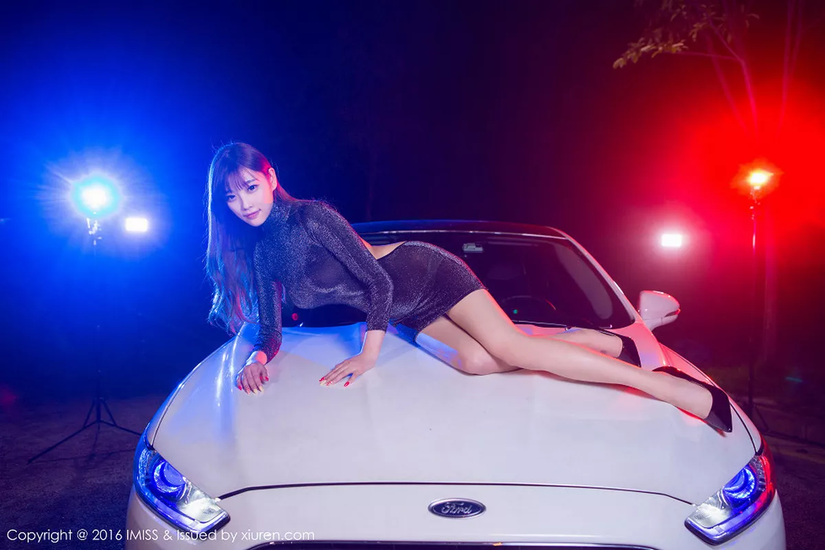 秀人集.com_[IMISS爱蜜社]Vol.108_嫩模Sugar小甜心CC性感黑色蕾丝内衣黑丝美腿迷人写真51P