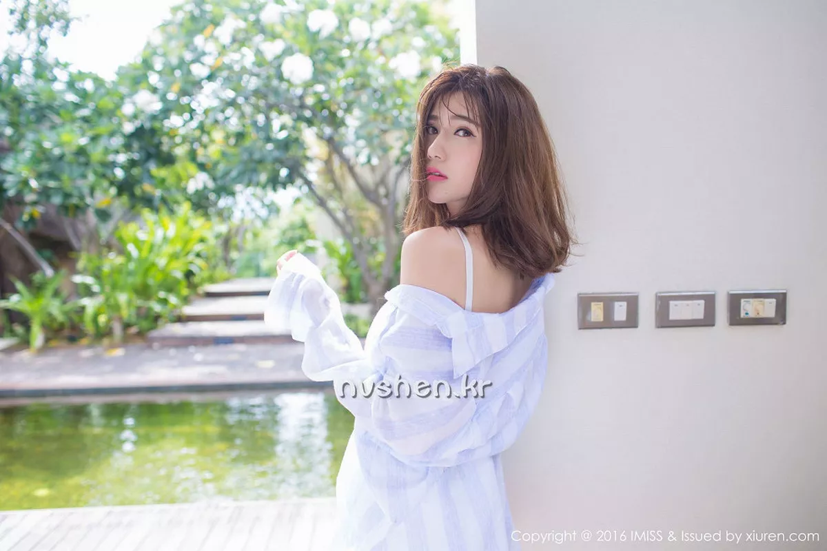 秀人集.com_[IMISS爱蜜社]Vol.139_嫩模Sandy陈天扬苏梅岛旅拍第二套白色衬衣下傲人身材写真54P