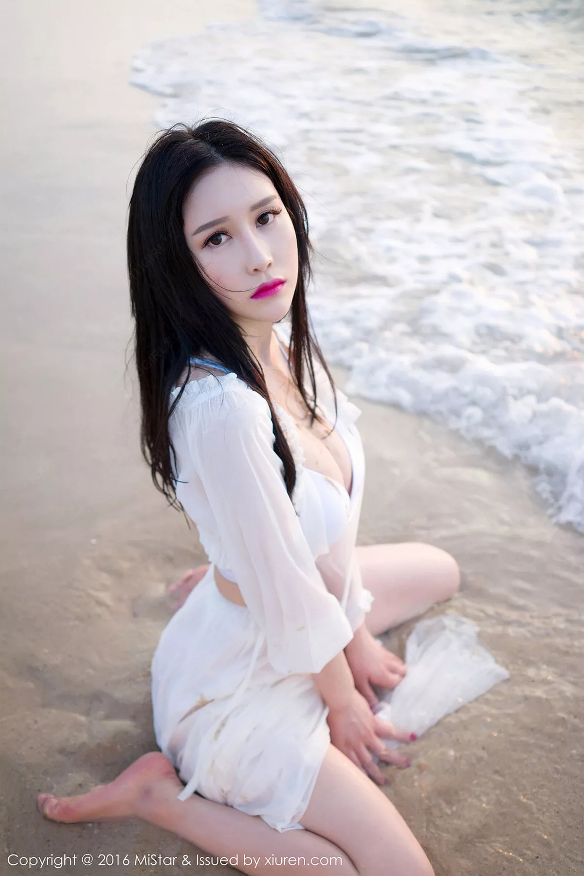 秀人集.com_[MiStar魅妍社]Vol.106_于姬Una兰卡威旅拍海边沙滩白色薄纱裙秀豪乳写真50P