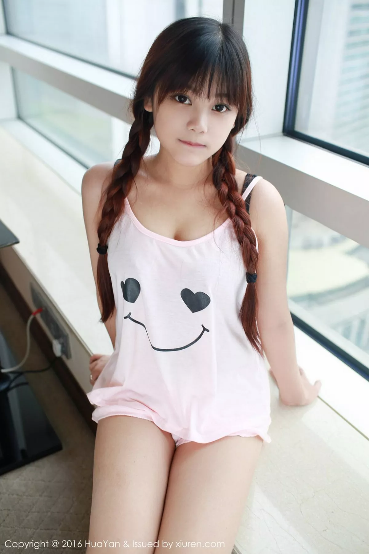 秀人集.com_[HuaYan花の颜]Vol.016_新人嫩模小月儿性感黑色女仆装黑色渔网丝袜清新写真54P