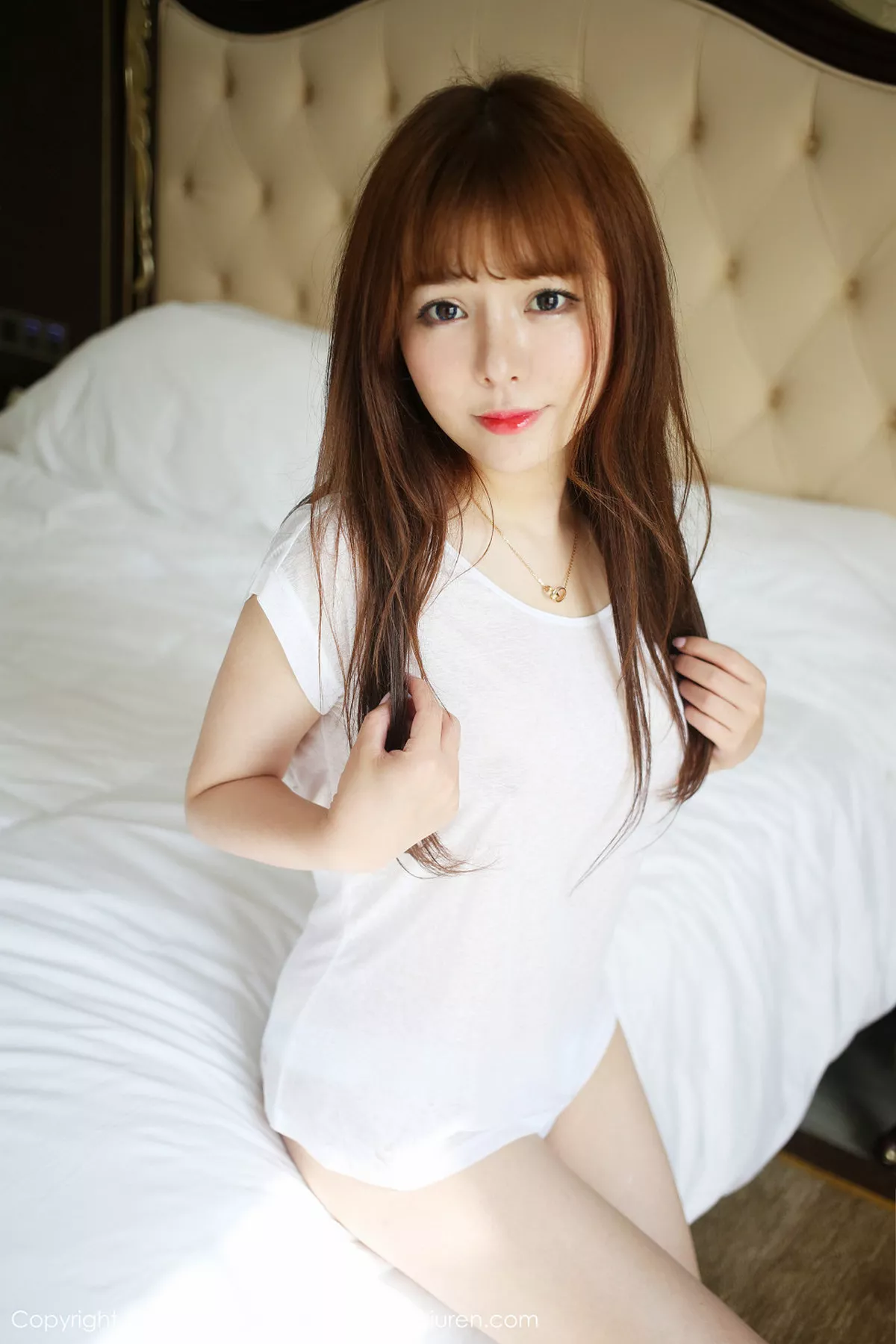 秀人集.com_[MyGirl美媛馆]Vol.209_嫩模粉芭比VV脱内裤秀迷人翘臀性感私房写真48P