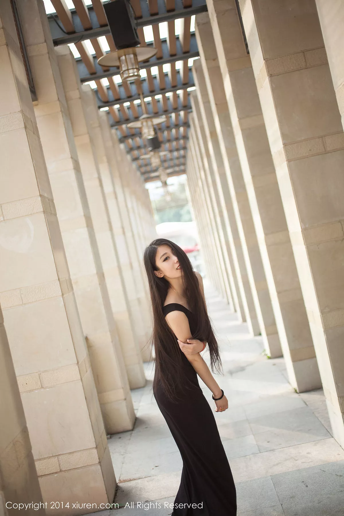 秀人集.com_[XiuRen秀人网]No.169_嫩模战姝羽Zina居家大床上大尺度全裸秀美臀诱惑写真56P