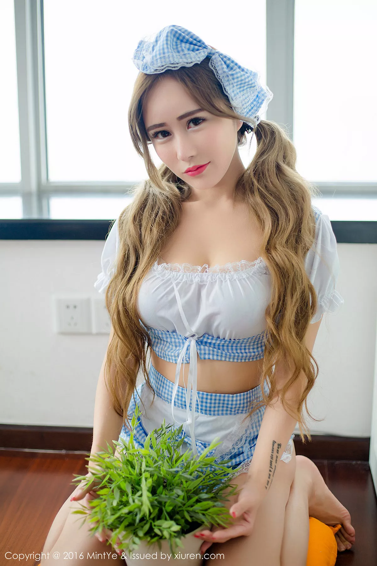 秀人集.com_[MintYe薄荷叶]Vol.001_嫩模何梦兮Stacy黑色蕾丝缕空情趣内衣秀白嫩翘臀诱惑写真71P