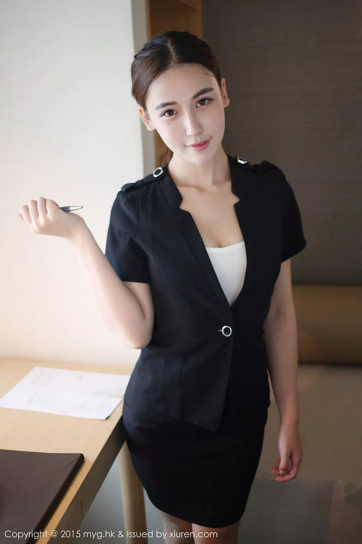 秀人集.com_[MyGirl美媛馆]Vol.161_嫩模熊吖BOBO黑色教师制服吊带丝袜性感迷人写真40P