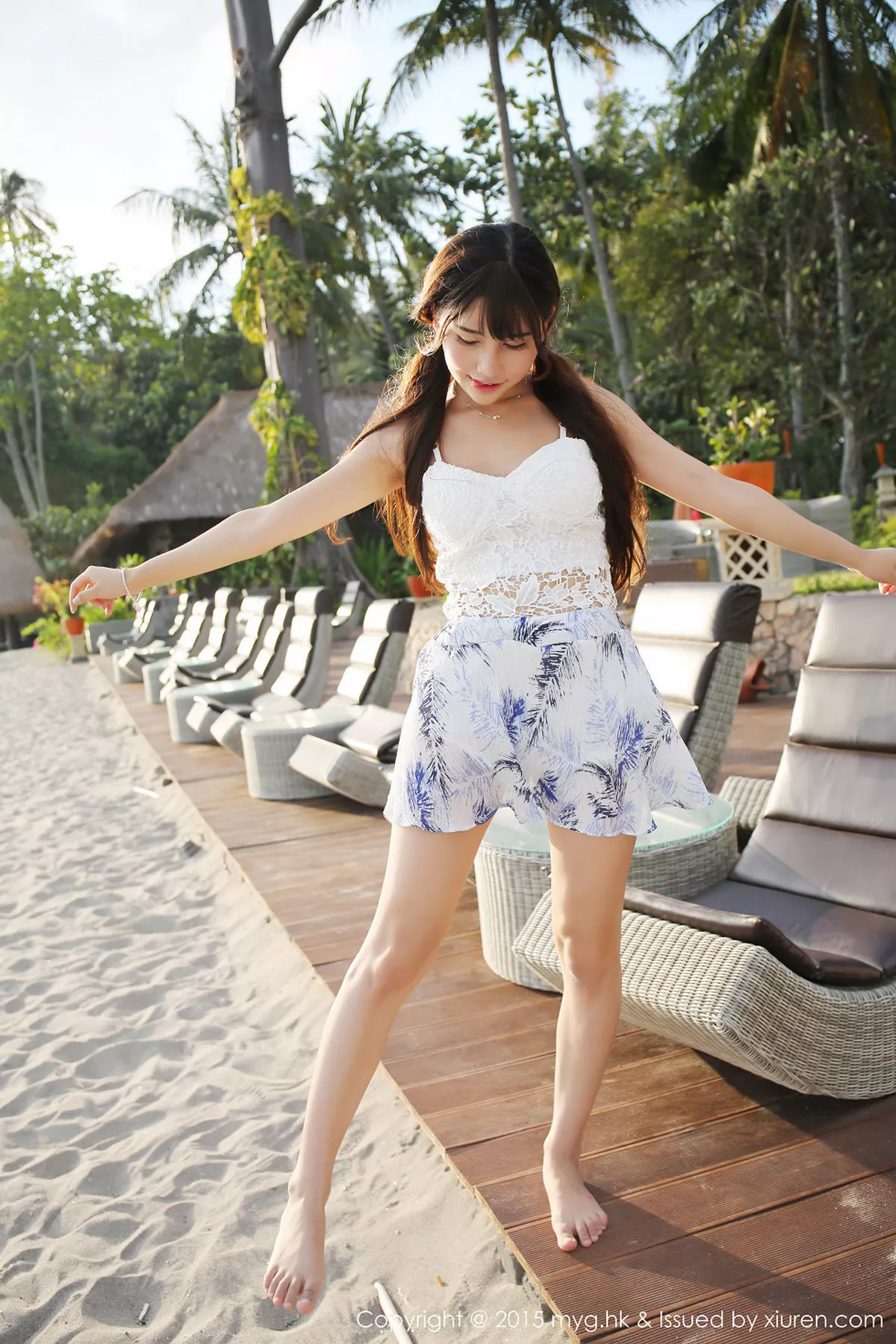 秀人集.com_[MyGirl美媛馆]Vol.154_嫩模Milk楚楚龙目岛旅拍第三套吊带白色内衣清新迷人写真43P