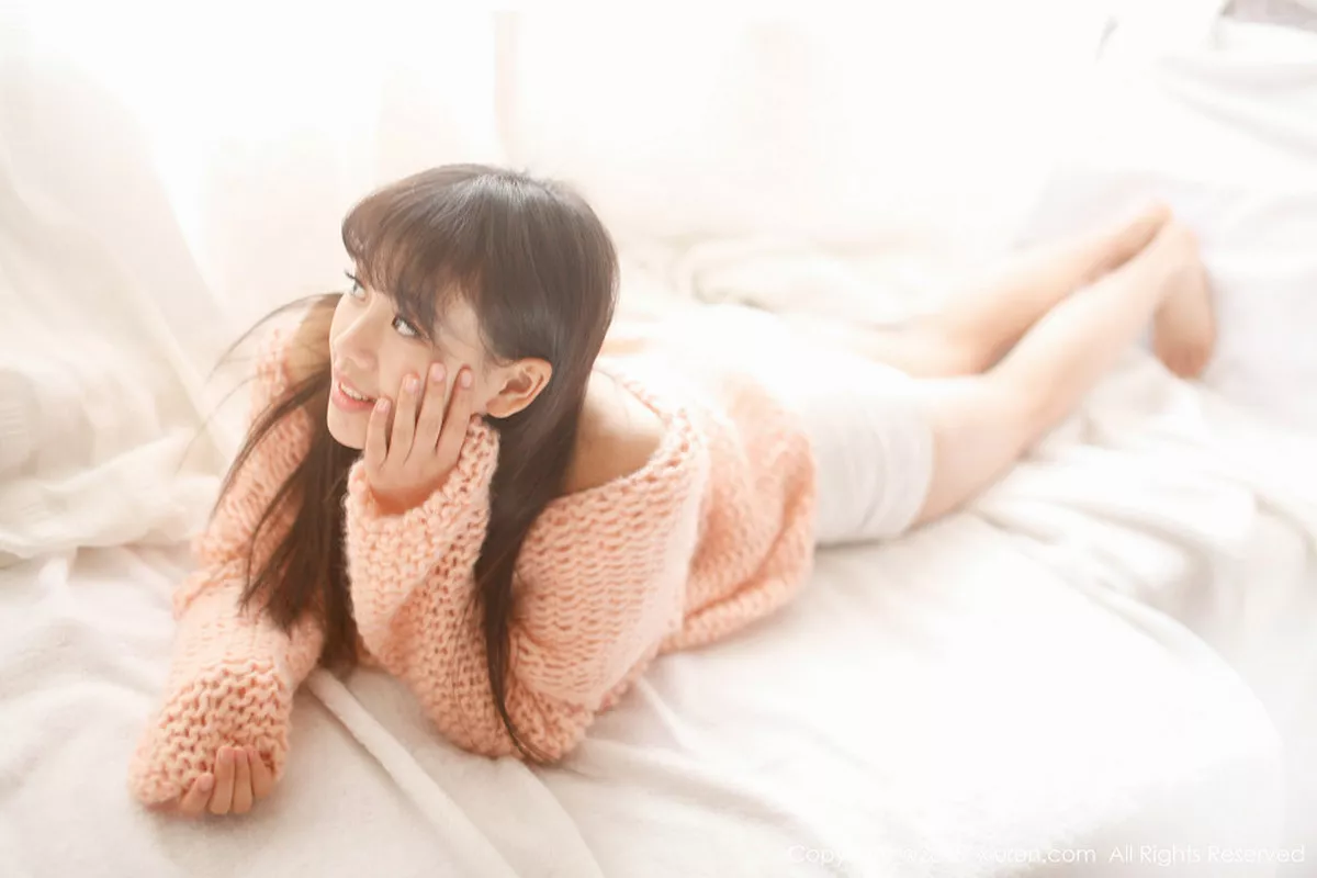 秀人集.com_[XiuRen秀人网]No.318_邻家女孩七米baby户外红色格子裙清新学生装迷人写真112P