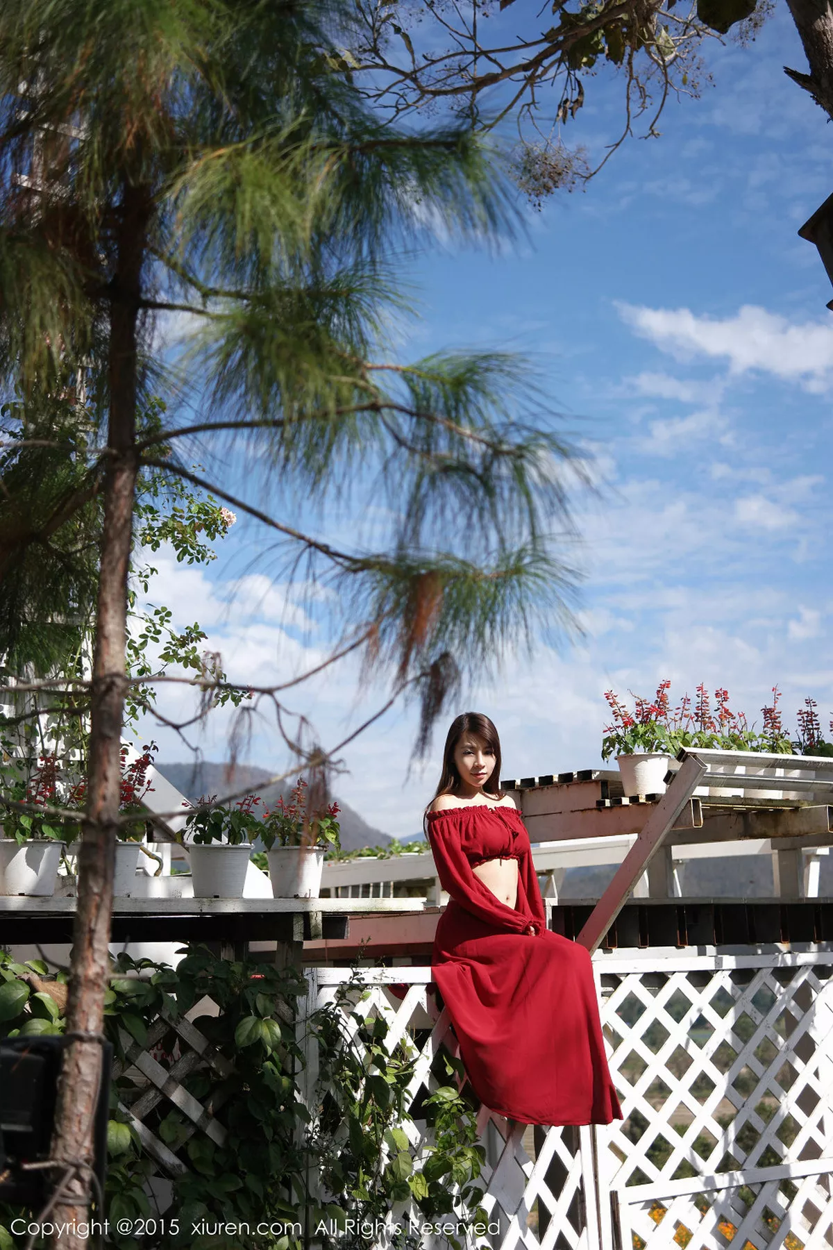 秀人集.com_[XiuRen秀人网]No.303_嫩模vetiver嘉宝贝儿泰国旅拍火红长裙性感迷人写真49P