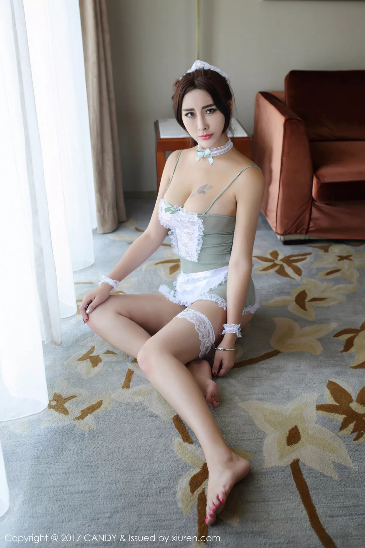 秀人集.com_[Candy糖果画报]Vol.006_魅惑女神FoxYini孟狐狸私房情趣内衣半露豪乳诱惑写真53P