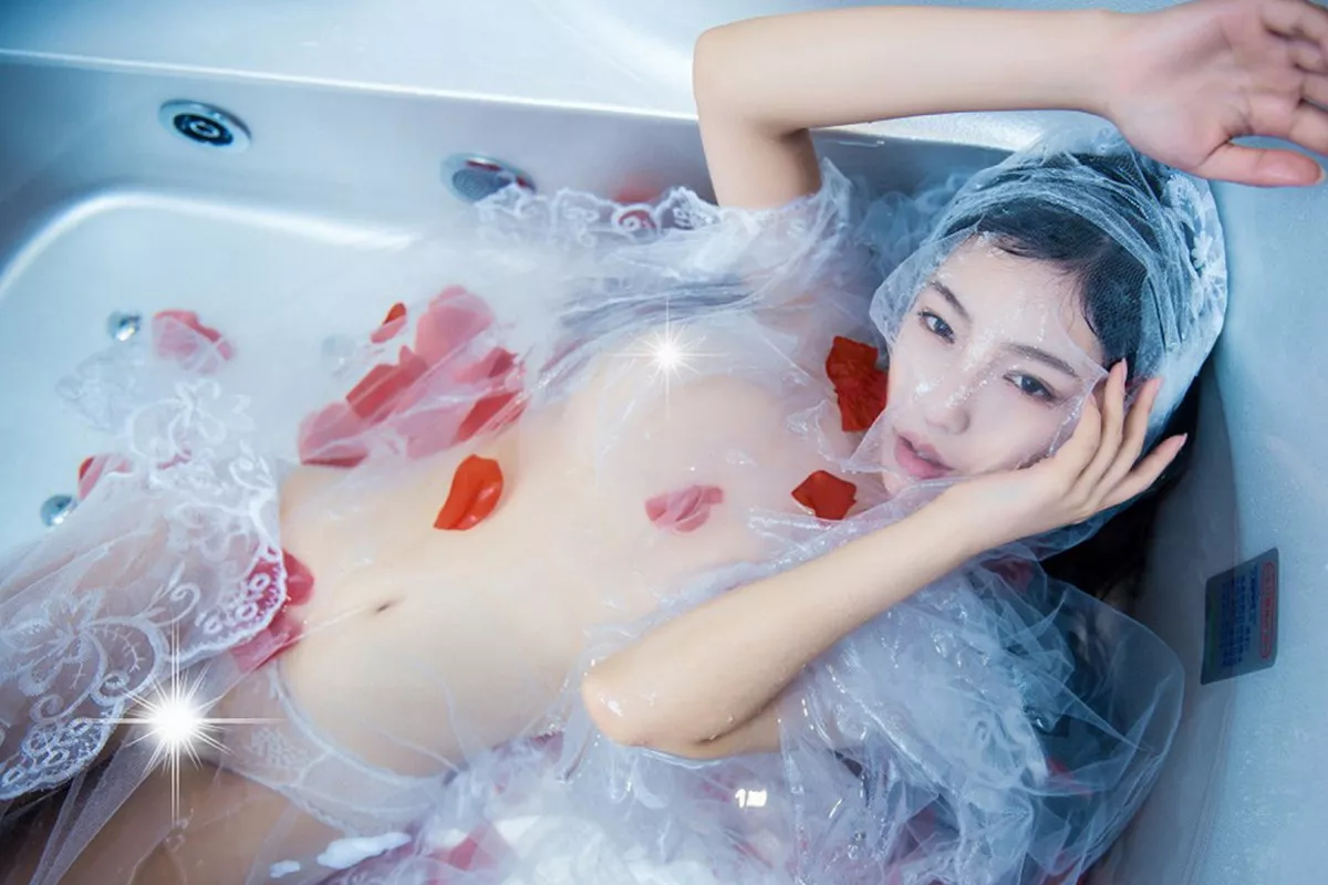 秀人集.com_[DKGirl御女郎]Vol.009_嫩模UU阿文居家大尺度浴缸里湿身透视秀诱人胴体诱惑写真51P