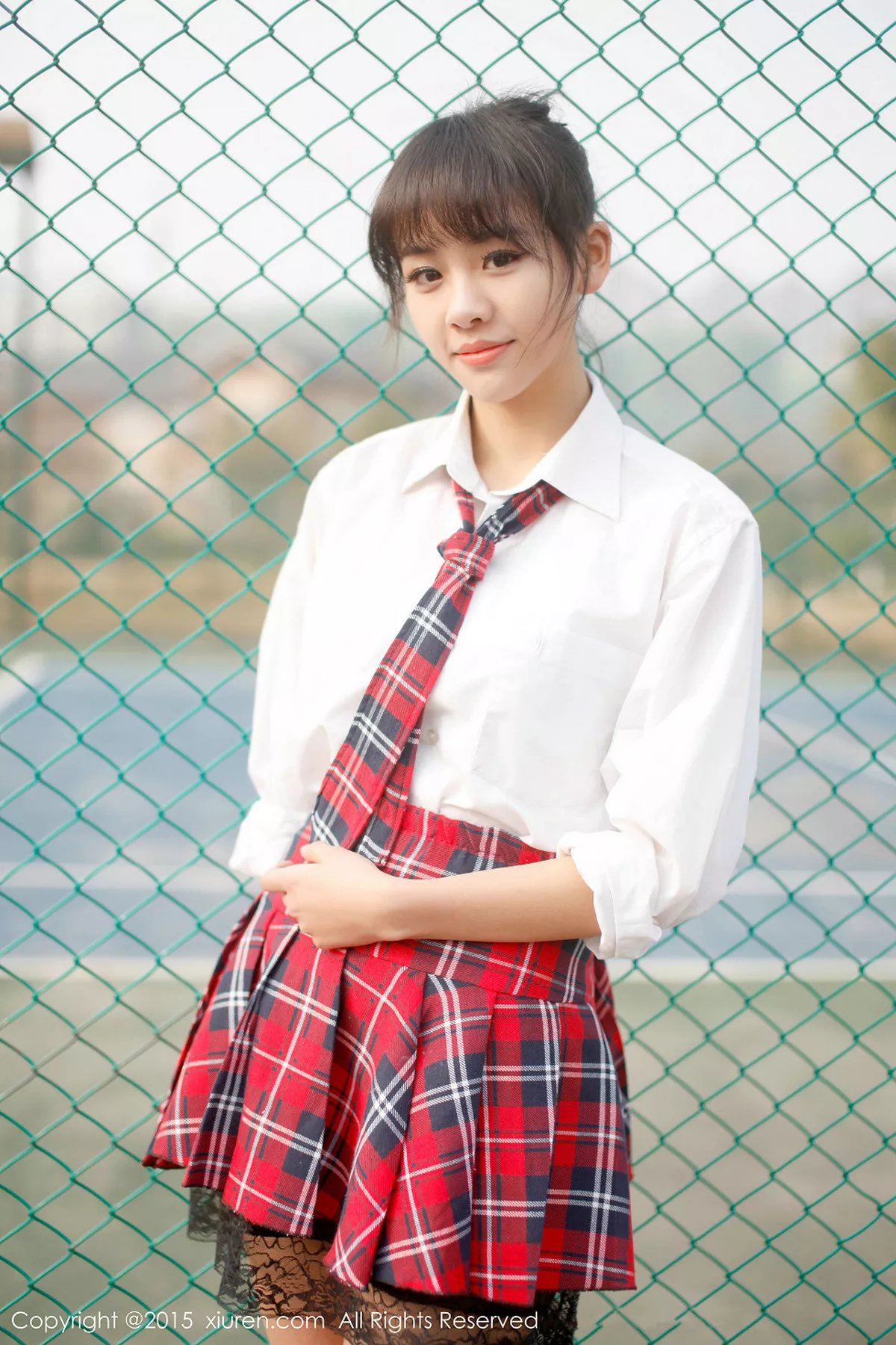 秀人集.com_[XiuRen秀人网]No.318_邻家女孩七米baby户外红色格子裙清新学生装迷人写真112P