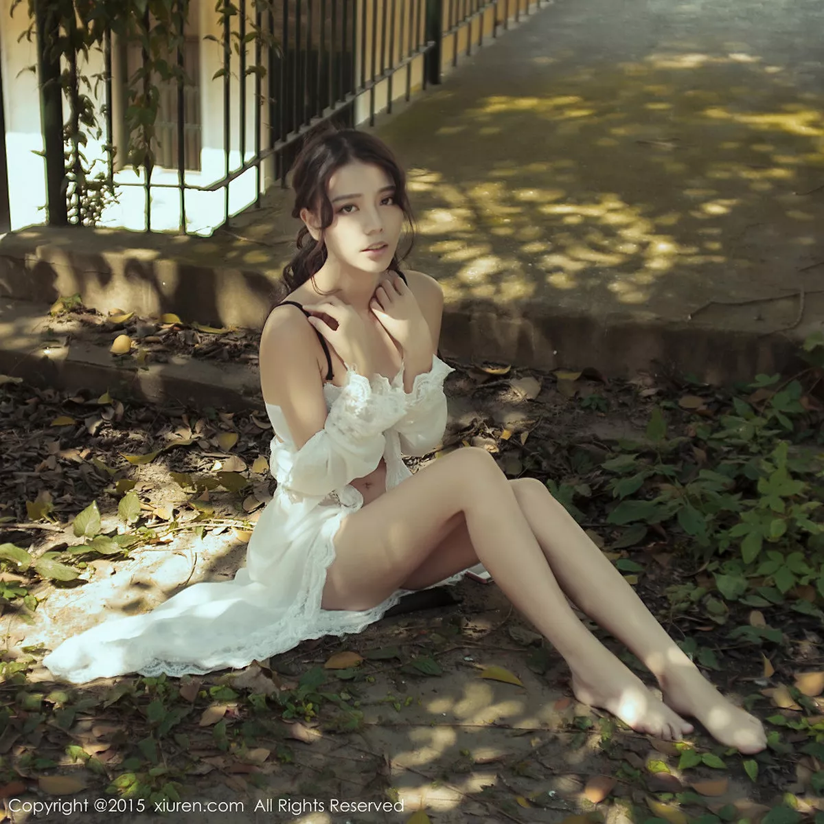 秀人集.com_[XiuRen秀人网]No.297_性感女神HONEYAL书本挡胸半裸秀豪乳完美诱惑写真50P