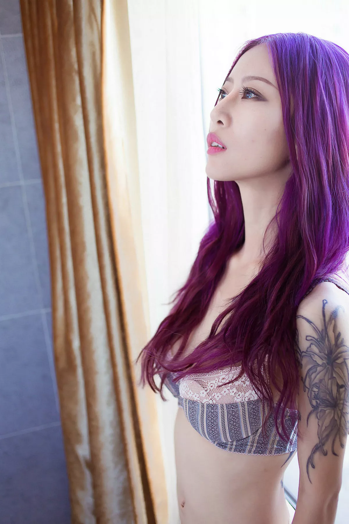 秀人集.com_[XiuRen秀人网]No.332_平面模特七月smi1e性感内衣秀纹身迷人诱惑写真50P