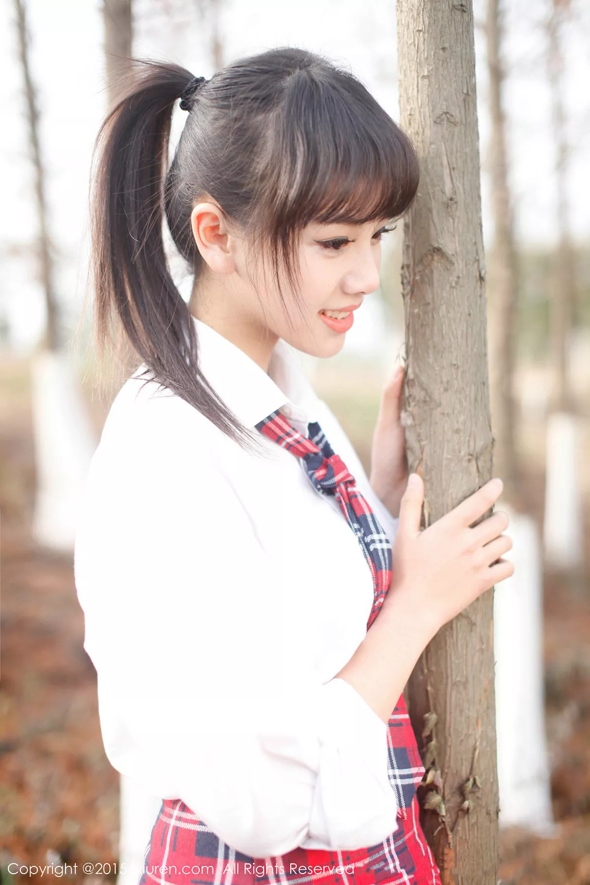 秀人集.com_[XiuRen秀人网]No.318_邻家女孩七米baby户外红色格子裙清新学生装迷人写真112P