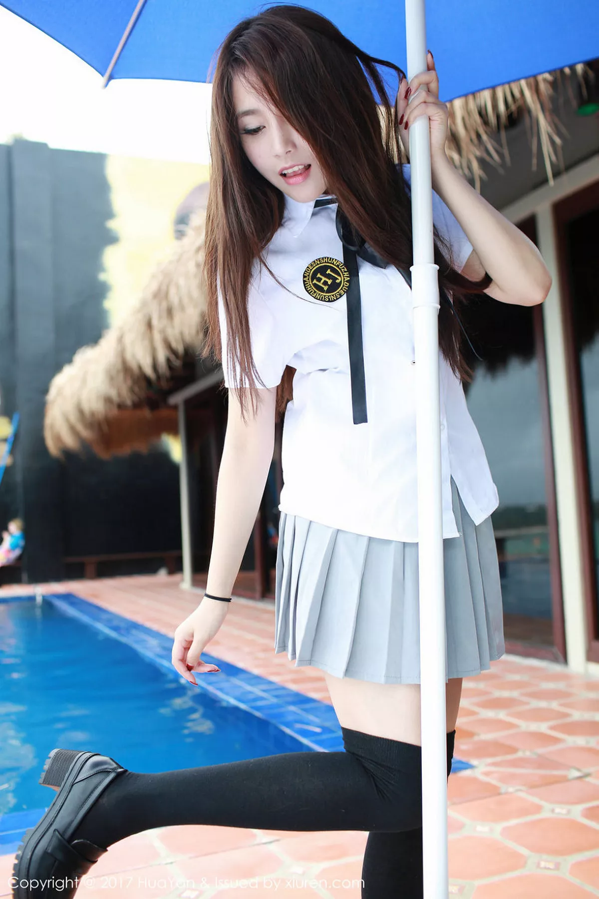 秀人集.com_[HuaYan花の颜]Vol.019_嫩模许诺Sabrina长滩岛旅拍红色薄纱裙性感内衣写真53P