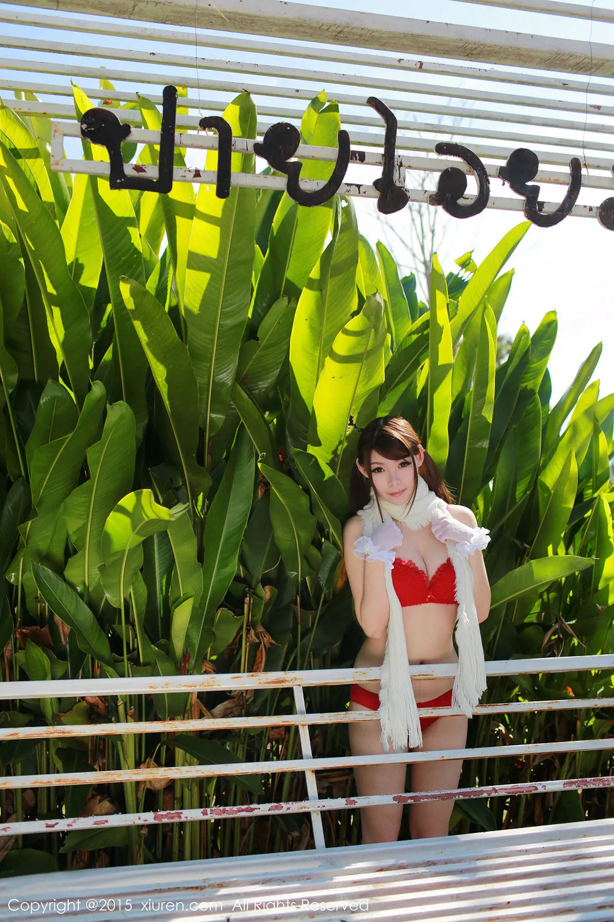 秀人集.com_[XiuRen秀人网]No.307_秀人嫩模MARA醬泰国旅拍户外红色比基尼内衣诱惑写真50P