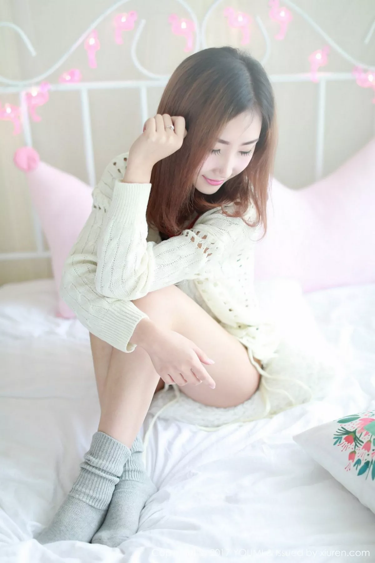 秀人集.com_[YouMi尤蜜荟]Vol.005_尤物嫩模Yumi尤美居家私房内衣系列+户外小清新性感写真46P